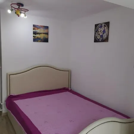 Pensión Efor 3*